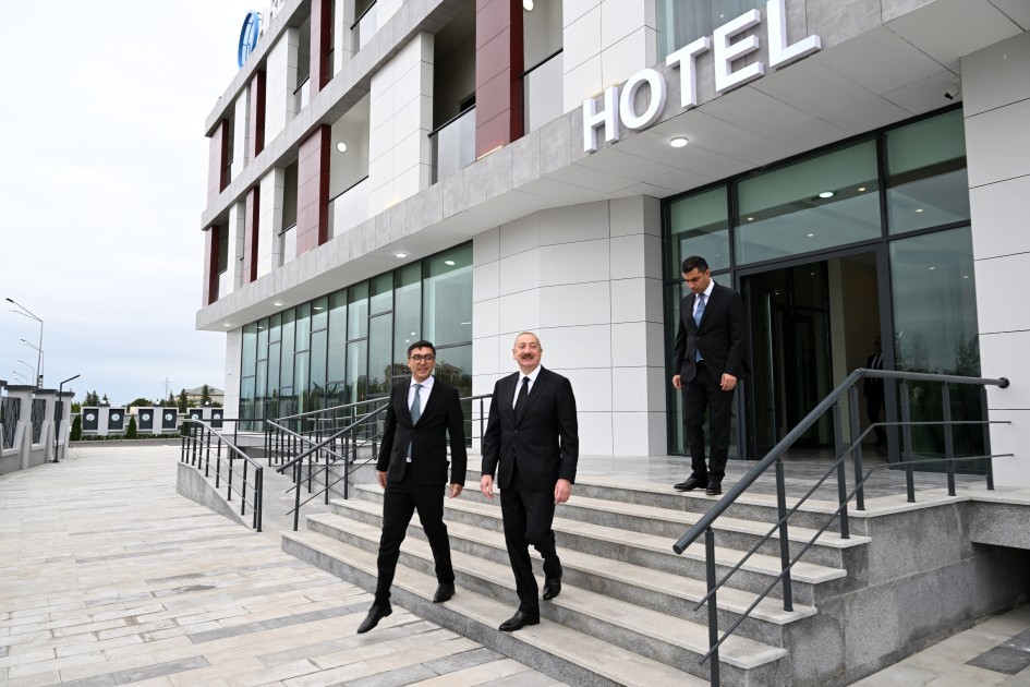 Prezident Yevlax Olimpiya İdman Kompleksinin açılışını edib/ FOTOLAR