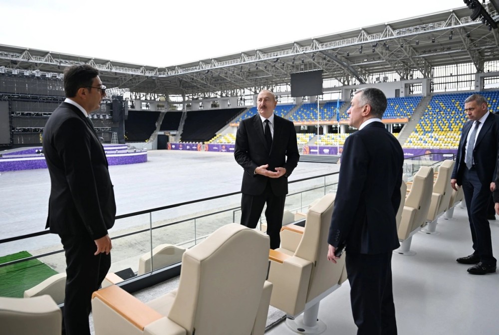 İlham Əliyev Gəncə şəhər stadionunun açılışında / FOTO