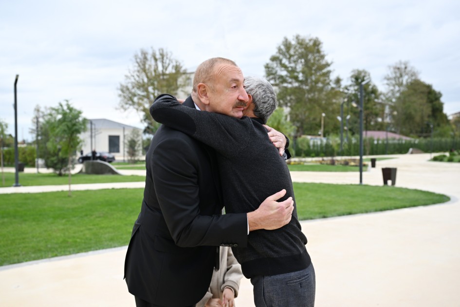 Prezident Gəncə Memorial Kompleksinin açılışını edib /YENİLƏNİB (FOTO)