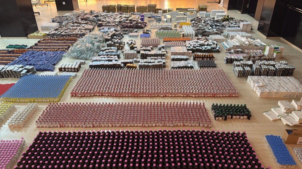 Türkiyədən ərzaq gətirən yük maşınında külli miqdarda dərman aşkarlandı -FOTOLAR