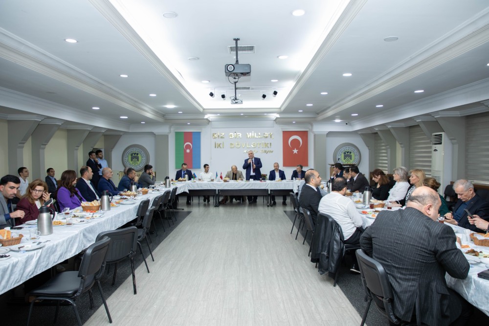 Gəncliyə Yardım Fondunda Milli Mətbuatın 150 illiyi Münasibəti İlə Görüş Keçirilib