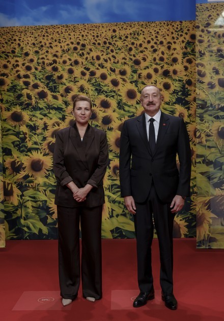 İlham Əliyev Kopenhagendə Zirvə toplantısının açılışında /YENİLƏNİB (FOTO)