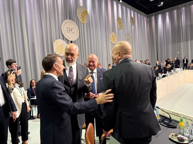 İlham Əliyev "Avropa Siyasi Birliyi"nin 7-ci Zirvə toplantısının açılış plenar sessiyasında iştirak edib