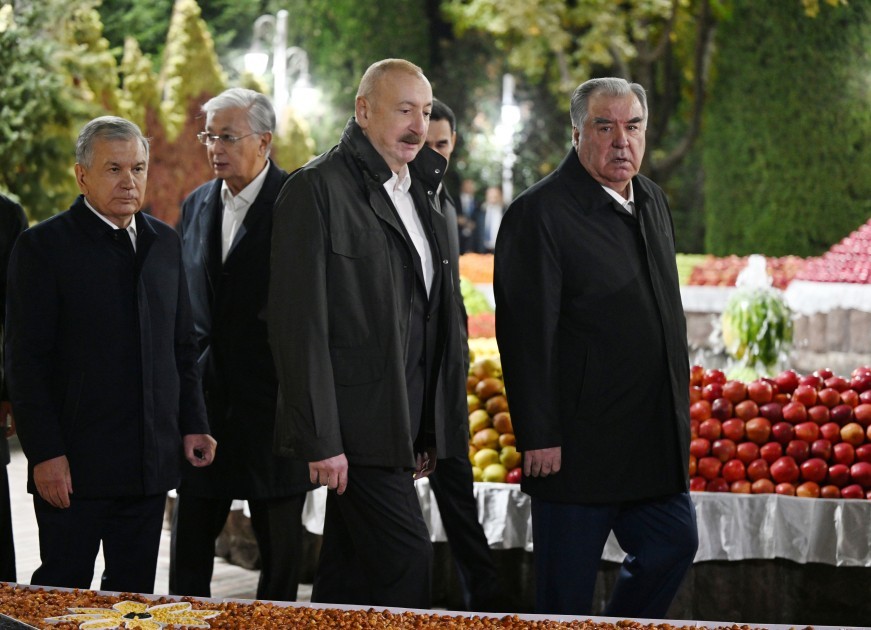 İlham Əliyev dövlət başçılarının qeyri-rəsmişam yeməyində - FOTOLAR (VİDEO)