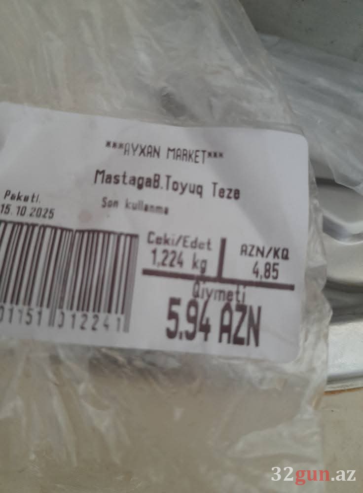 Bakıda alıcı marketdən aldığı toyuq ətindən narazı qaldı