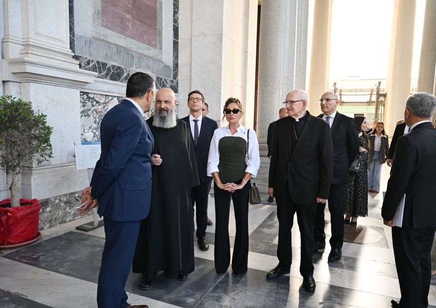 Birinci vitse-prezident bazilikadakı bərpa işləri ilə tanış oldu -FOTOLAR