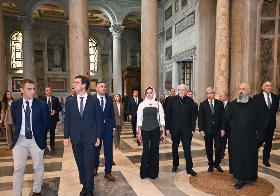 Birinci vitse-prezident bazilikadakı bərpa işləri ilə tanış oldu -FOTOLAR