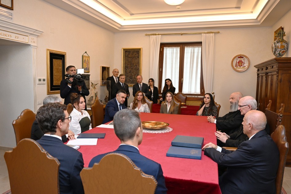 Mehriban Əliyeva kardinalla görüşdü -FOTOLAR