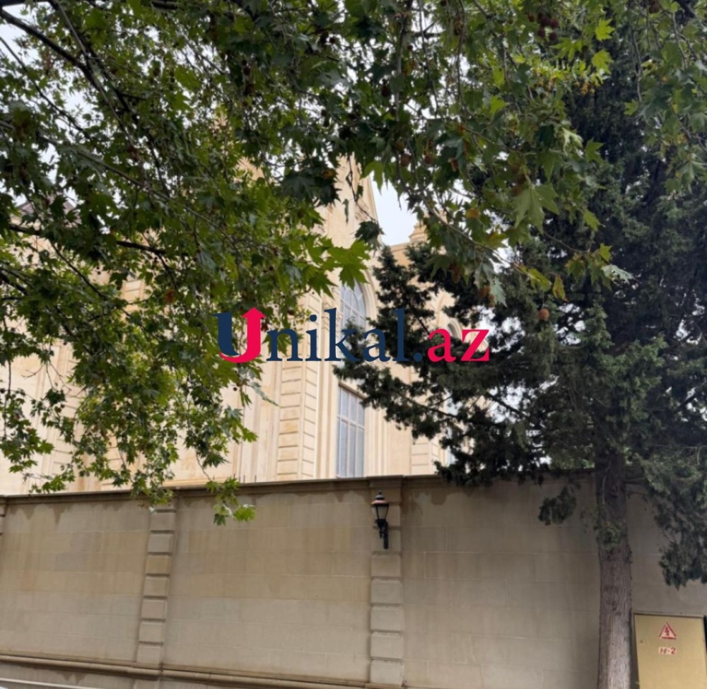 Ramiz Mehdiyev ev dustaqlığını bu villasında çəkir - Qonşusu məşhur generaldır(FOTOLAR)