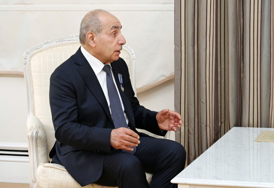İlham Əliyev Yaqub Eyyubova “İstiqlal” ordenini təqdim etdi - FOTOLAR