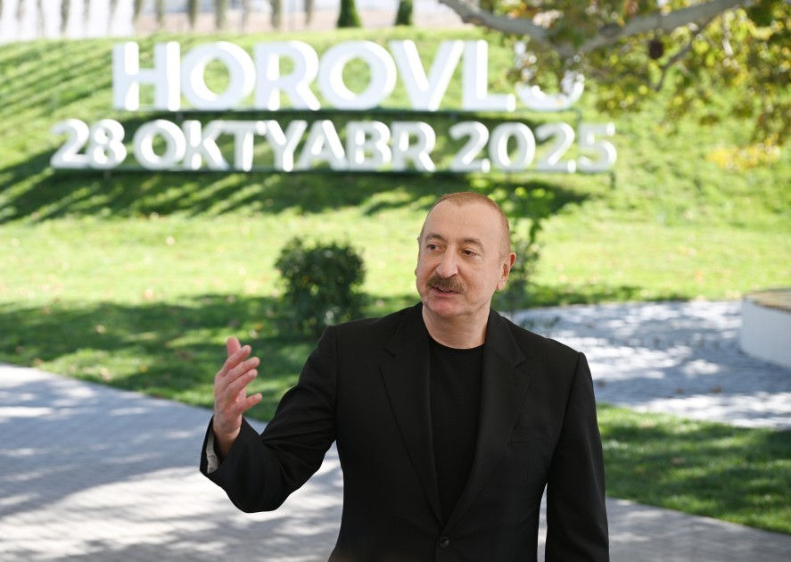 İlham Əliyev Horovlu sakinlərinə mənzillərinaçarlarını təqdim etdi - FOTOLAR