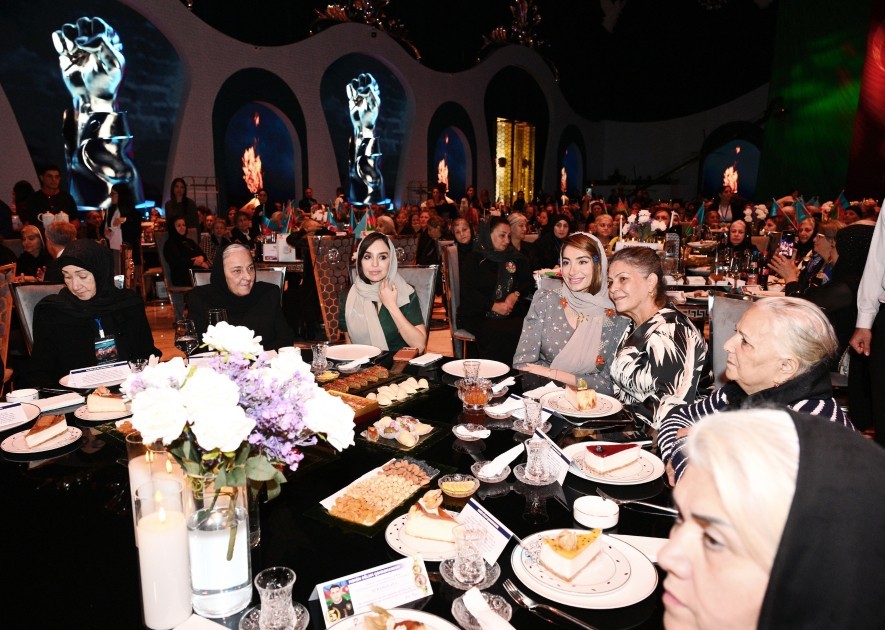 Leyla və Arzu Əliyeva şəhid anaları ilə görüşdülər -FOTOLAR