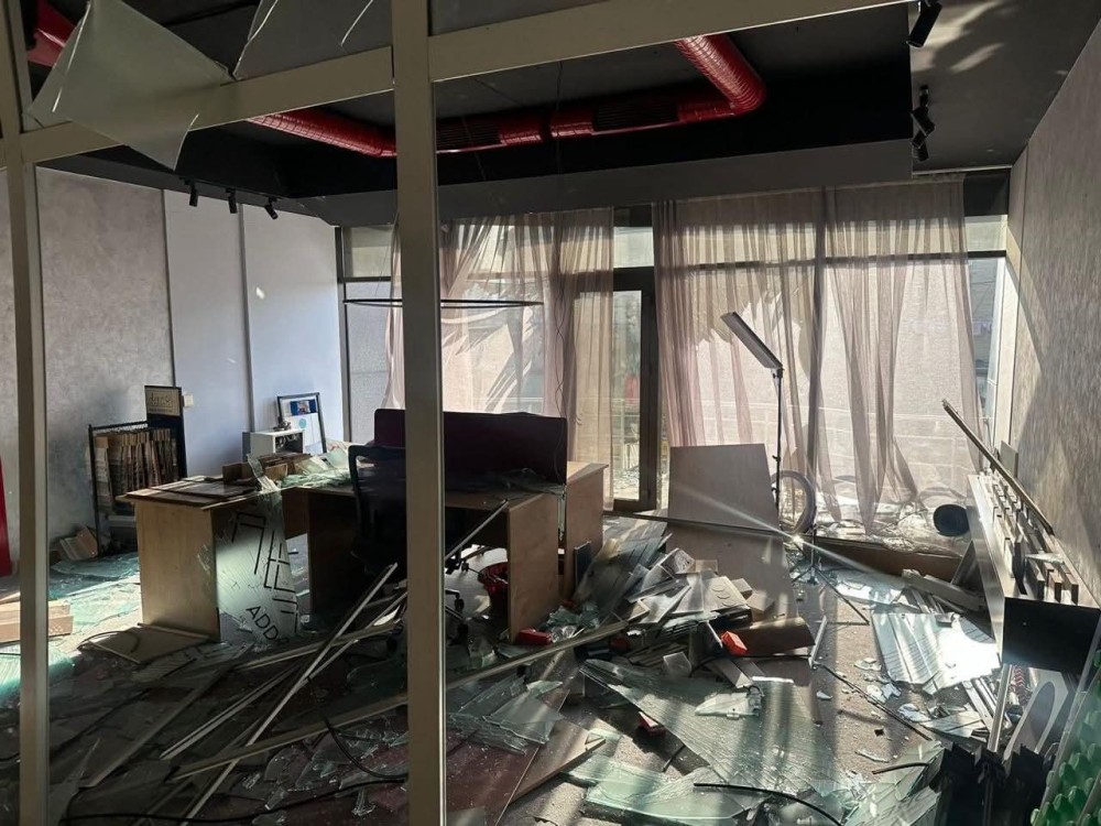 Bakıdakı partlayış bu plazada baş verib - YENİLƏNİB