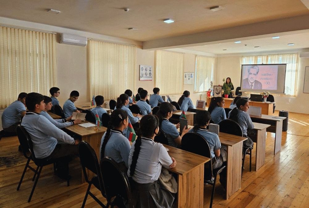 Paytaxt məktəblərində böyük ədibin yubileyi qeyd olunub