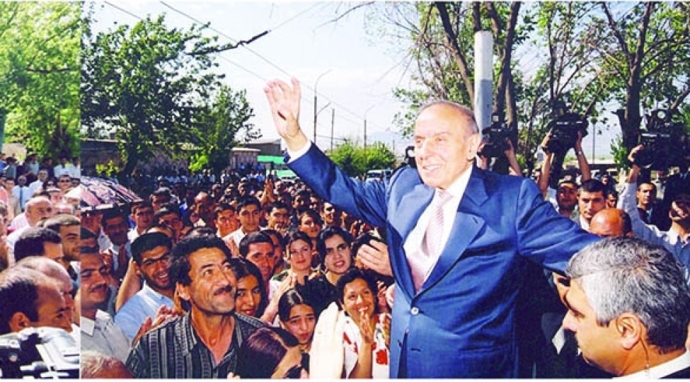 Xalq və Lider Birliyi: AzərbaycanınZəfərinin Əbədi Təməli (TARİXİN FOTOLARI)