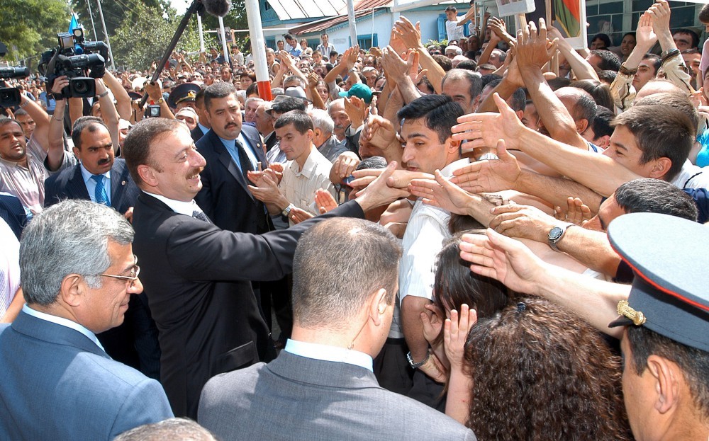 Xalq və Lider Birliyi: AzərbaycanınZəfərinin Əbədi Təməli (TARİXİN FOTOLARI)