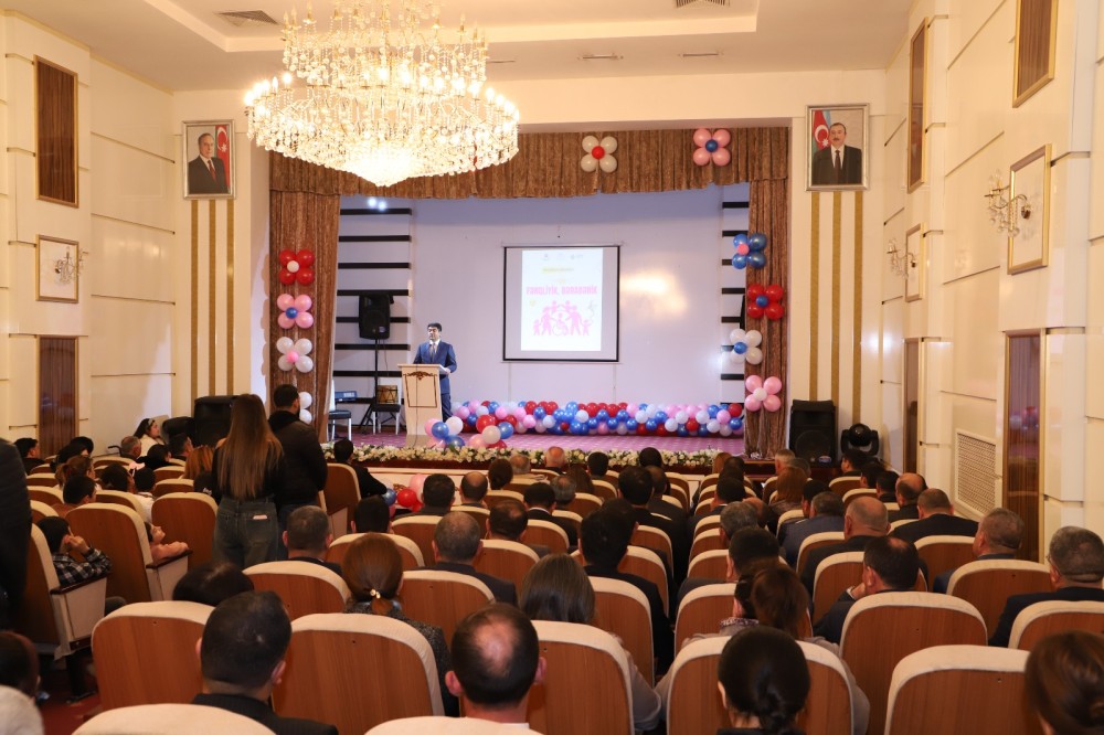 Beynəlxalq Əlillər Günündə Ağstafada xüsusi qayğıya ehtiyacı olan uşaqlar üçün “Fərqliyik, bərabərik” adlı bədii-əyləncəli tədbir keçirilib