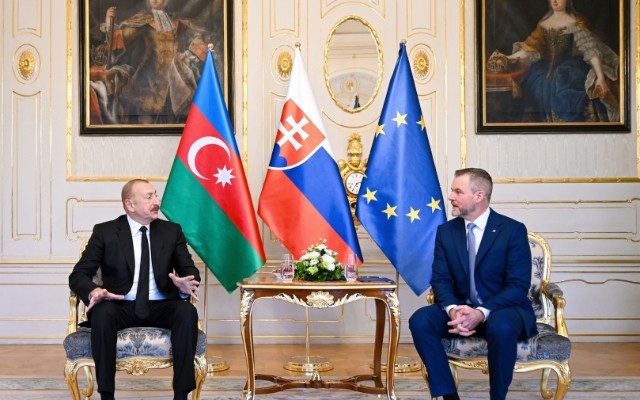 Prezidentlərin təkbətək görüşü oldu -FOTOLAR