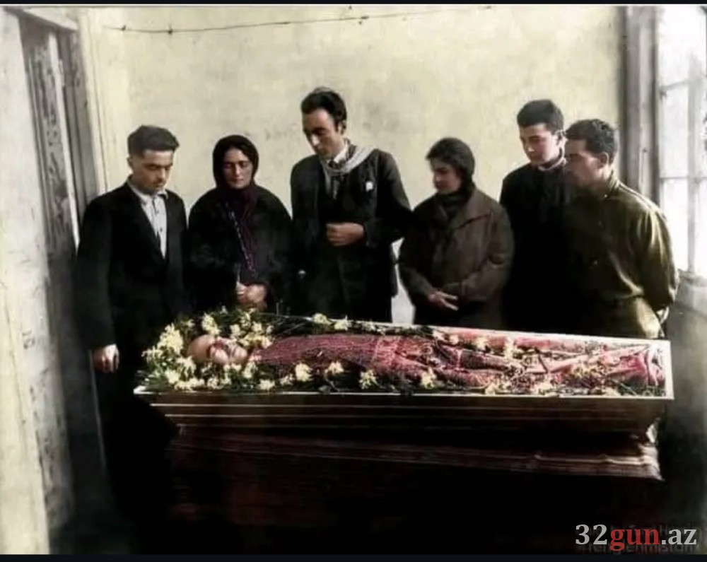 Cəlil Məmmədquluzadənin son mənzilə yola salınmasıFOTOSU