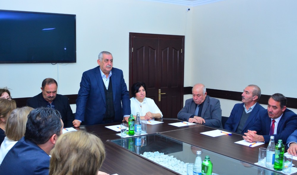 Ağstafada “Qərbi Azərbaycan köç yolları: Tarixin yaddaşında qalan izlər” mövzusunda dəyirmi masa keçirilib