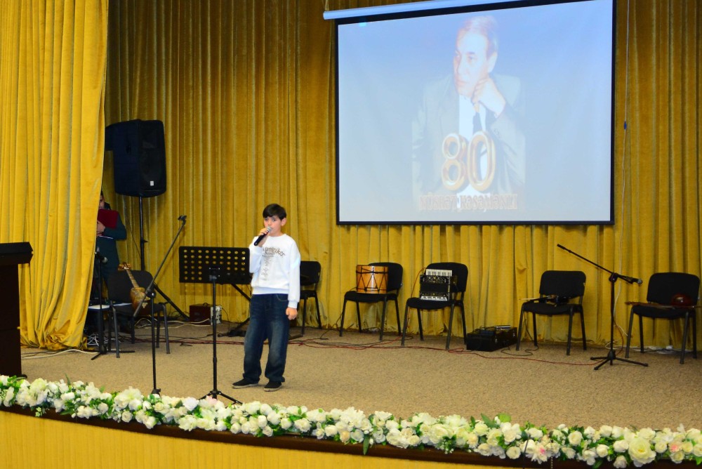 Nüsrət Kəsəmənlinin 80 illik yubileyi doğma Ağstafa rayonunda qeyd olunub 