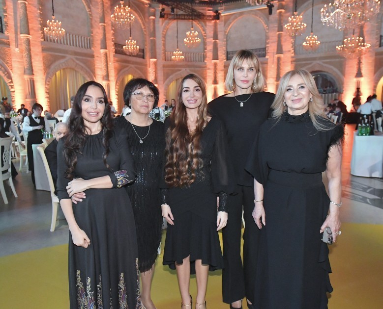 Leyla və Arzu Əliyeva idmançıların mükafatlandırma tədbirində