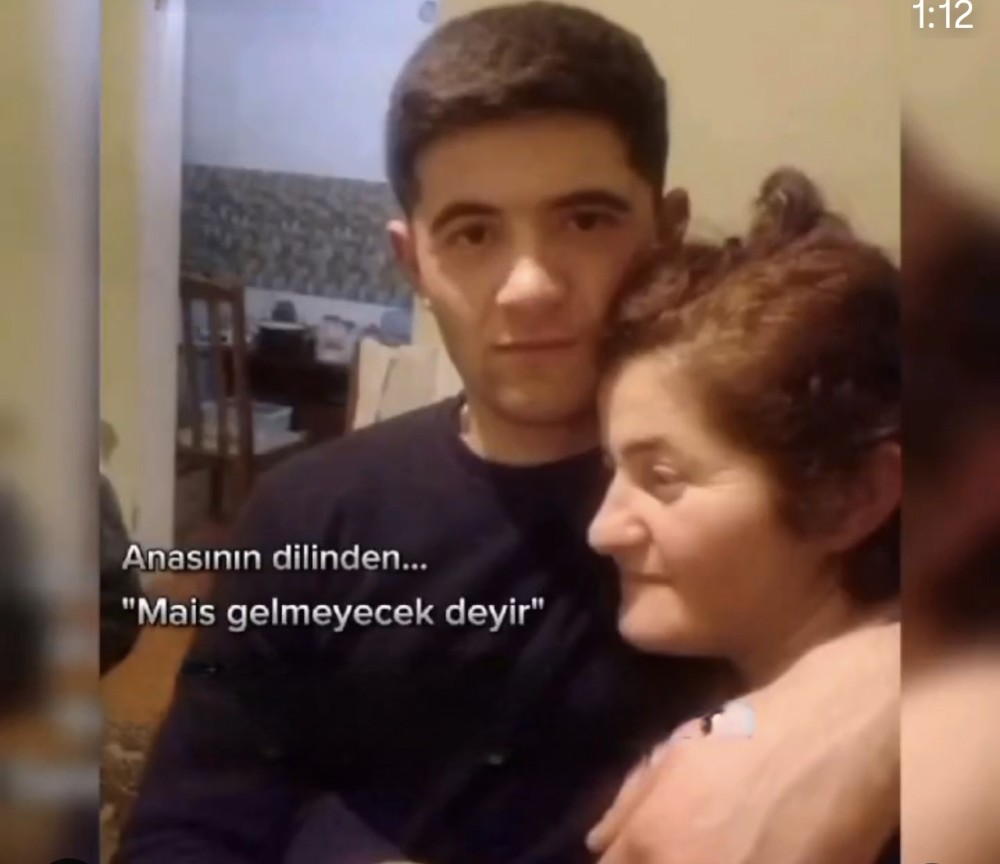 Şəhid leytenant Mayıs Yaqubovun anasına son sarılışı