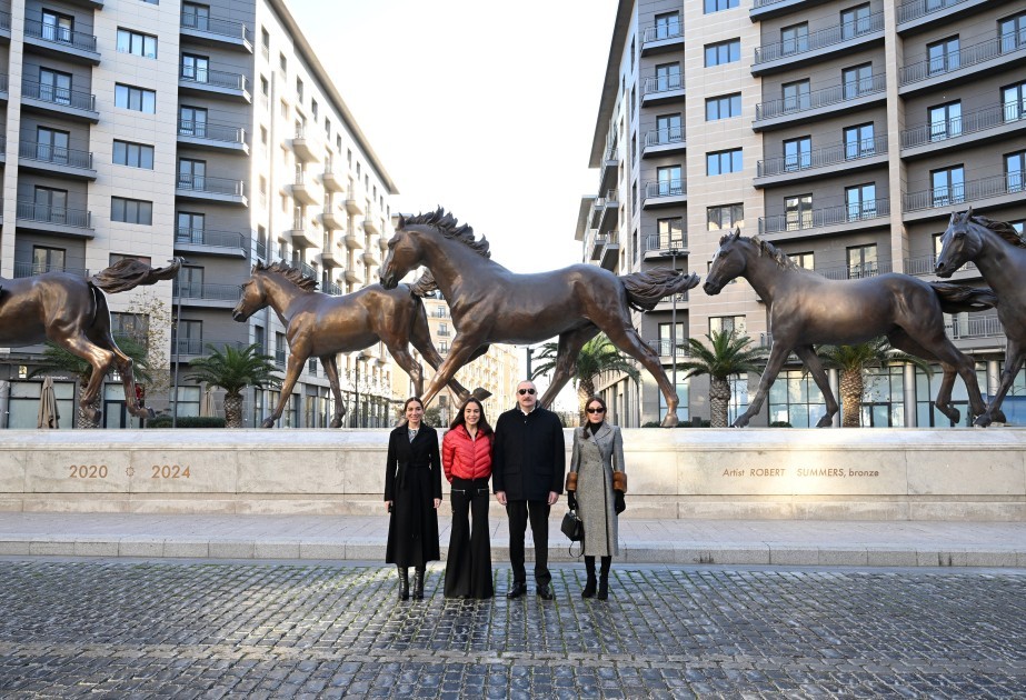 Prezident ailəsi ilə birlikdə “Ağ Şəhər”də açılış etdi -FOTOLAR (YENİLƏNİB)