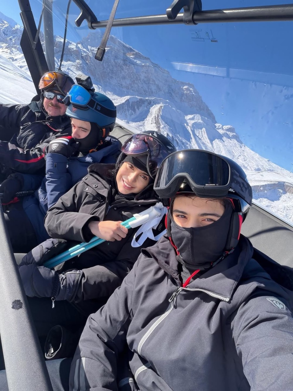 Prezident və ailə üzvləri Şahdağda - FOTO