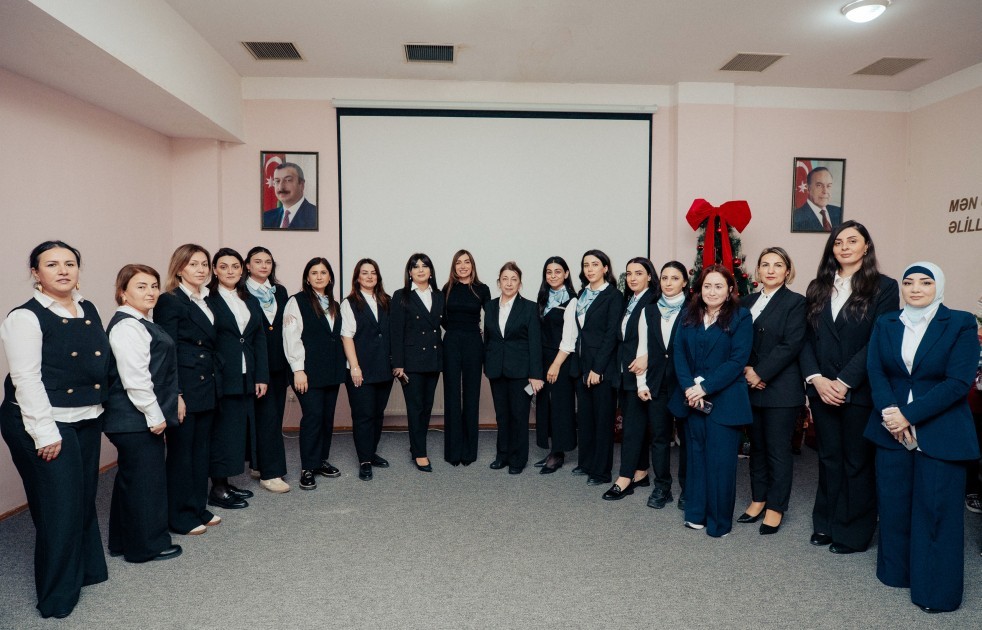 Prezidentin qızı və gəlini sığınacaqda -FOTOLAR