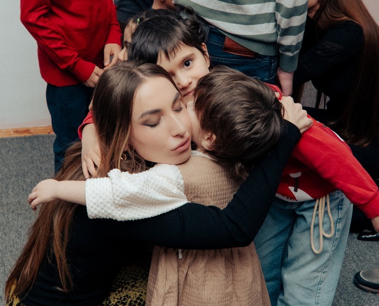 Prezidentin qızı və gəlini sığınacaqda -FOTOLAR